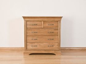 Flagbury solid oak chest of drawers