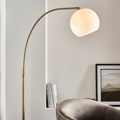 Otto Floor Lamp in Black