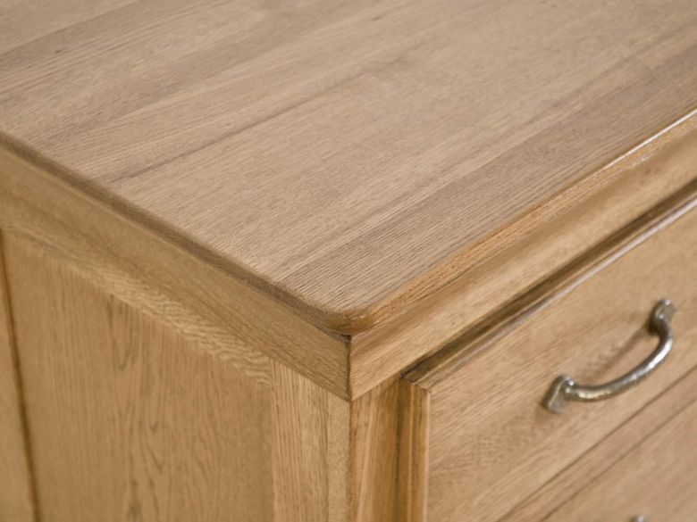 Flagbury solid oak 5 drawer chest